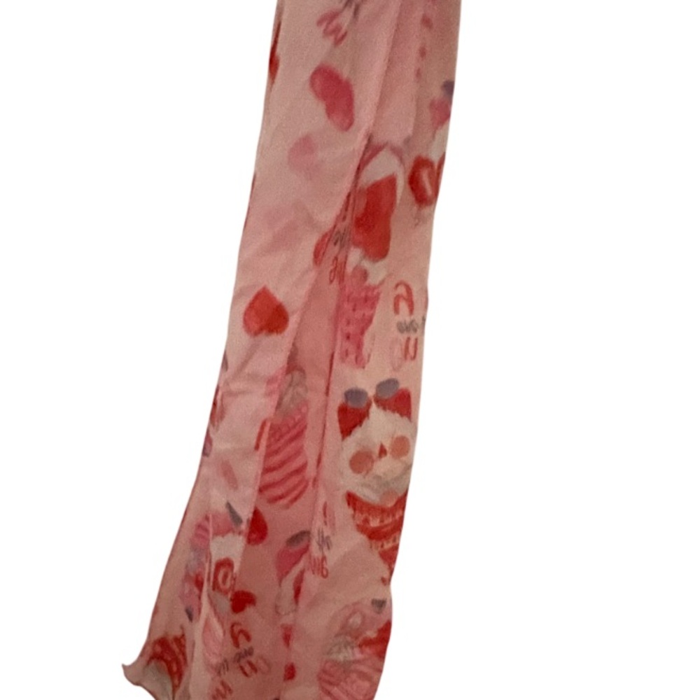 Scarf New perfect for Valentine’s Day ❤️❤️❤️❤️❤️❤️❤️❤️❤️❤️❤️❤️❤️❤️❤️❤️❤️❤️❤️❤️
